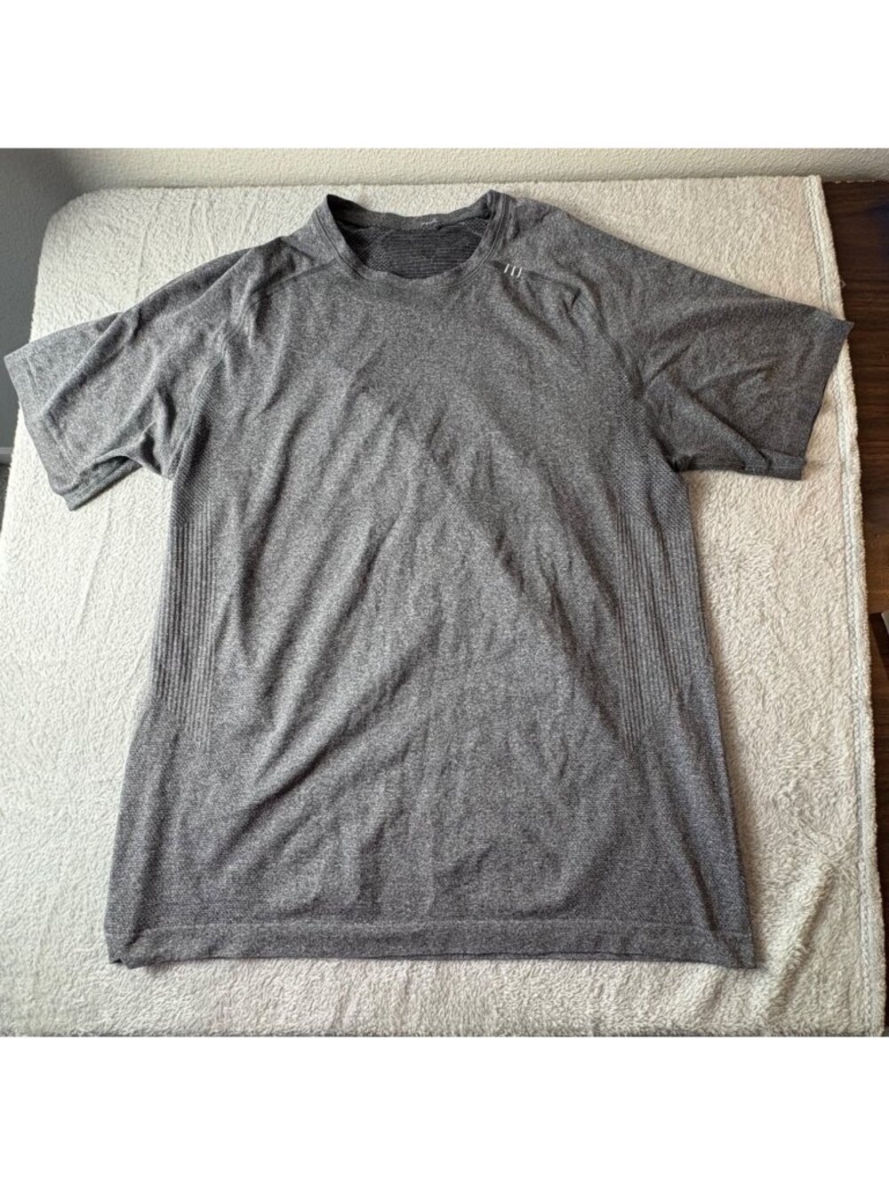 Lululemon Mens Shirt Medium Gray no tag Metal Vent Short Sleeve Gorpcore